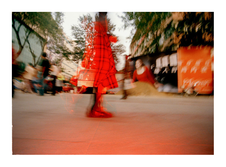 6 the unbearable lightness of Takako dress Moyi   Red Scenery   09 moyi photography of china - Moyi (5) | Guest Post | Urban photography | Portrait photography - Guest Article: Moyi by Léo de Boisgisson